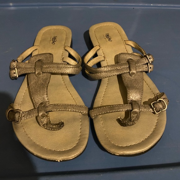 Mossimo Silver Sandals - Picture 3 of 7